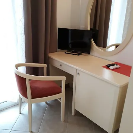 Hotel Pulades 3*